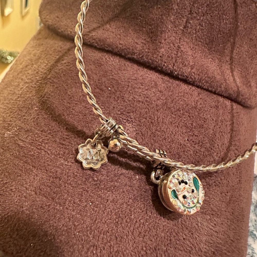 Magnolia & Vine Snap Hat, Bracelet, & Earring Bundle - Picture 2 of 3